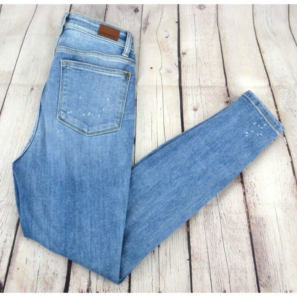 JUDY BLUE Women's Bleach Destroyed High Rise Skinny Jeans SIZE‎ 3 Light Wash